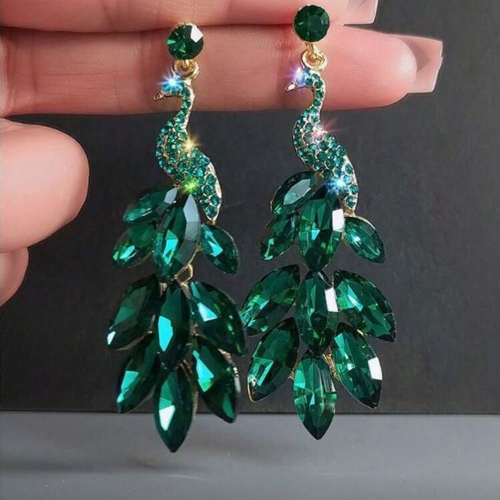 Elegant Green Peacock Earrings nwt - Picture 5 of 8